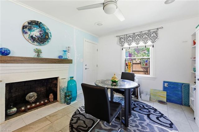 14 Everett DR, Newport News, VA 23602