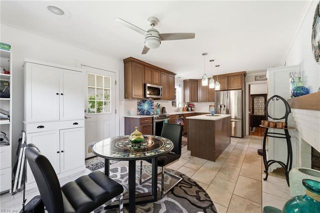 14 Everett DR, Newport News, VA 23602