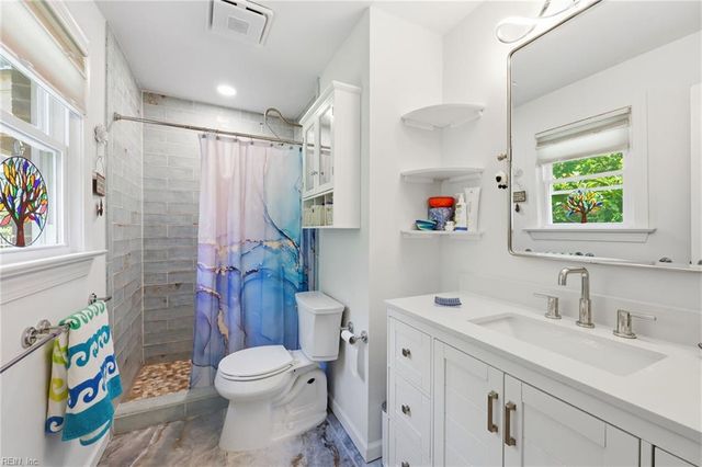14 Everett DR, Newport News, VA 23602