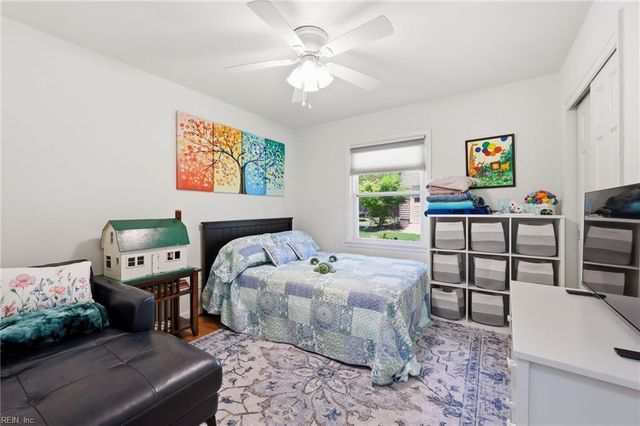14 Everett DR, Newport News, VA 23602
