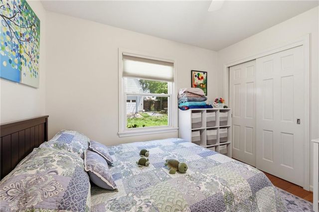 14 Everett DR, Newport News, VA 23602