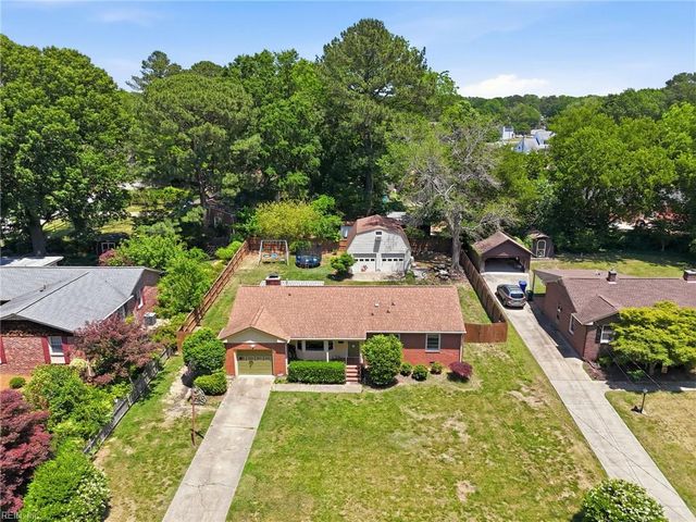 14 Everett DR, Newport News, VA 23602