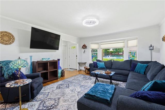 14 Everett DR, Newport News, VA 23602