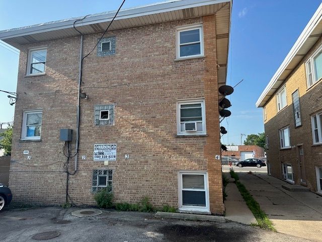 8000 Grand Avenue 2N, River Grove, IL 60171
