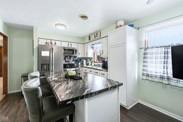 6715 Lakewood Lane, Martinsville, IN 46151