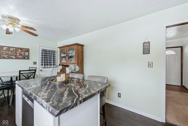 6715 Lakewood Lane, Martinsville, IN 46151