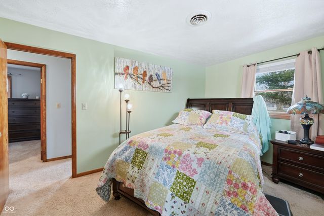 6715 Lakewood Lane, Martinsville, IN 46151