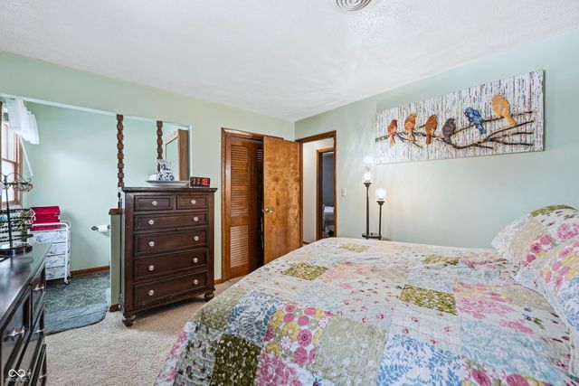 6715 Lakewood Lane, Martinsville, IN 46151