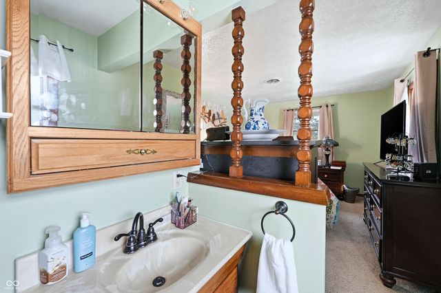 6715 Lakewood Lane, Martinsville, IN 46151