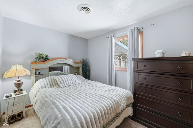 6715 Lakewood Lane, Martinsville, IN 46151