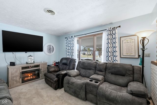 6715 Lakewood Lane, Martinsville, IN 46151