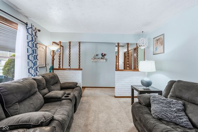 6715 Lakewood Lane, Martinsville, IN 46151