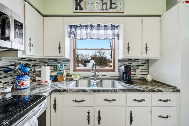 6715 Lakewood Lane, Martinsville, IN 46151