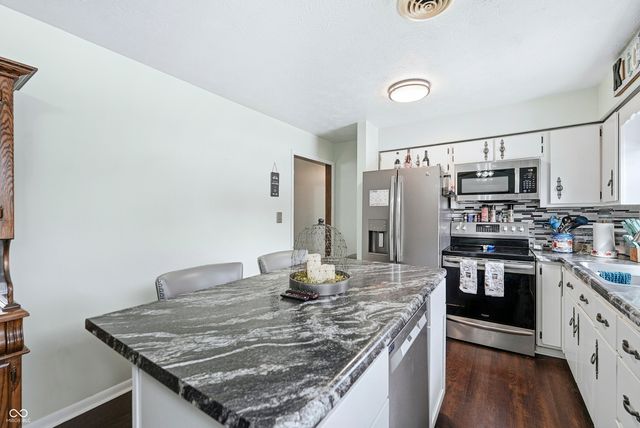 6715 Lakewood Lane, Martinsville, IN 46151