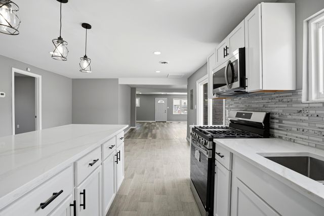 2726 Marshalltown Drive, Gary, IN 46407