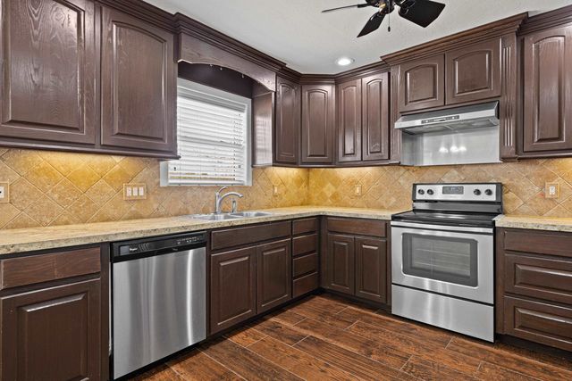 599 Hidden Forest, Longview, TX 75605