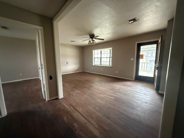 1217 N Lamb Street, Bowie, TX 76230