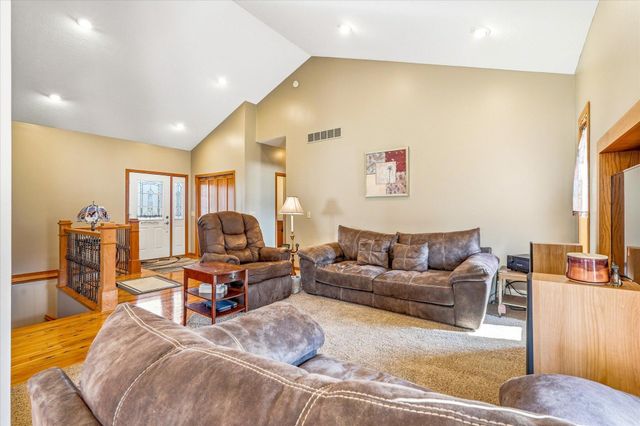 4945 382nd Drive, North Branch, MN 55056