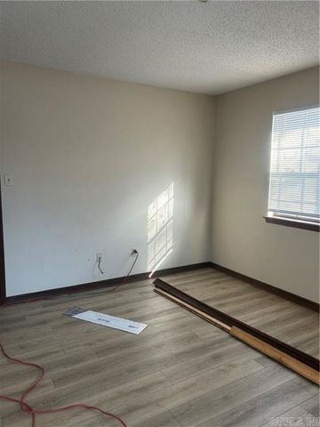 1507 N Jackson, Russellville, AR 72801