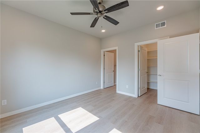 1602 SW Casuarina Drive 1, Bentonville, AR 72712