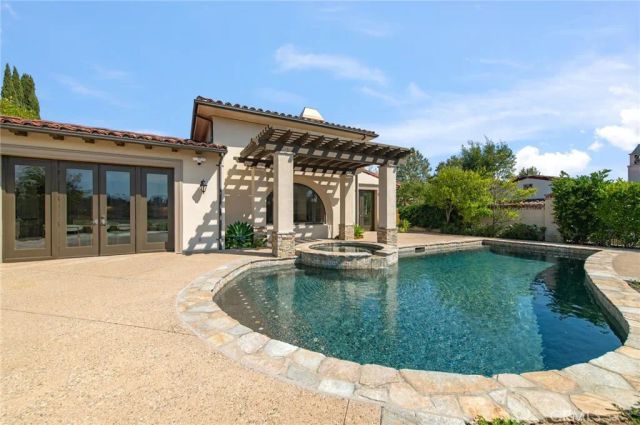 19 Prairie Grass, Irvine, CA 92603