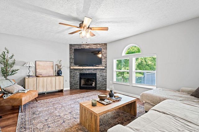 107 Spring Brook Court, Pataskala, OH 43062