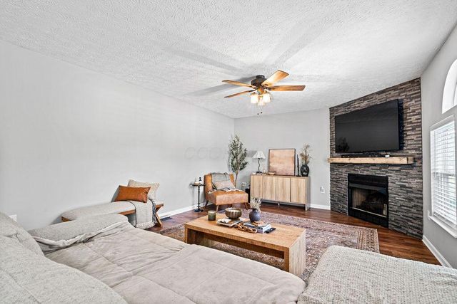 107 Spring Brook Court, Pataskala, OH 43062