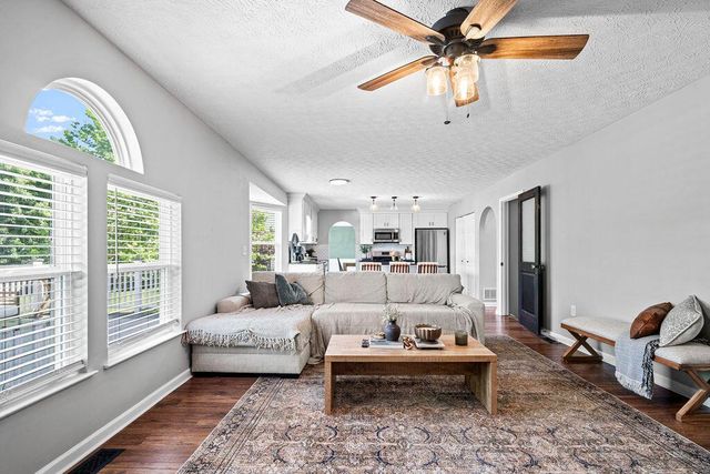 107 Spring Brook Court, Pataskala, OH 43062