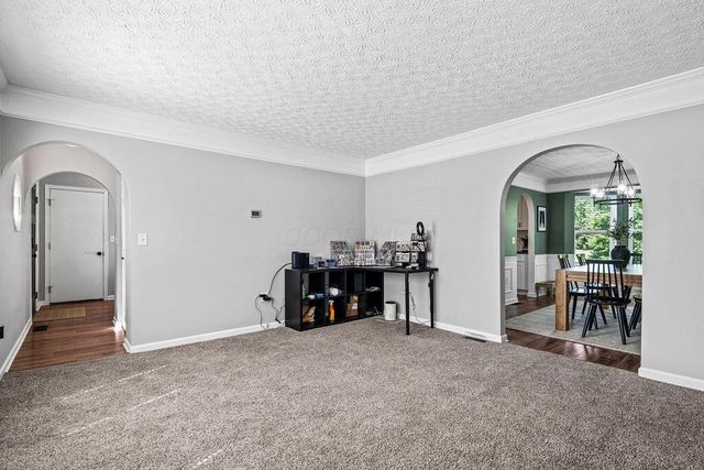 107 Spring Brook Court, Pataskala, OH 43062