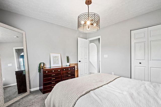 107 Spring Brook Court, Pataskala, OH 43062