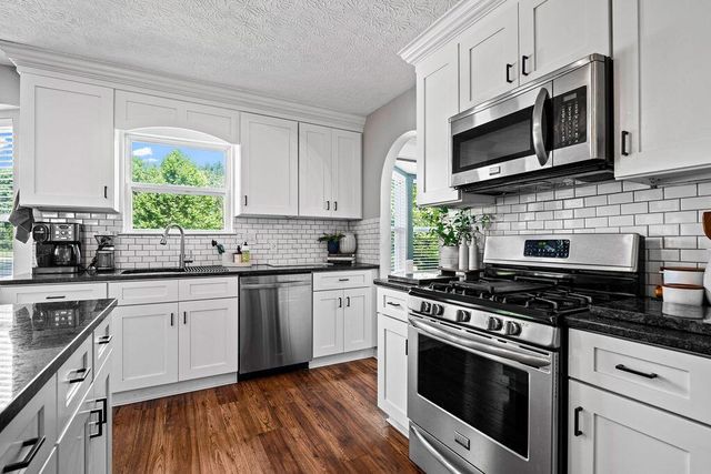 107 Spring Brook Court, Pataskala, OH 43062