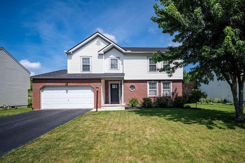 107 Spring Brook Court, Pataskala, OH 43062