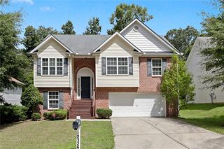 2326 Tolliver Pl., Ellenwood, GA 30294