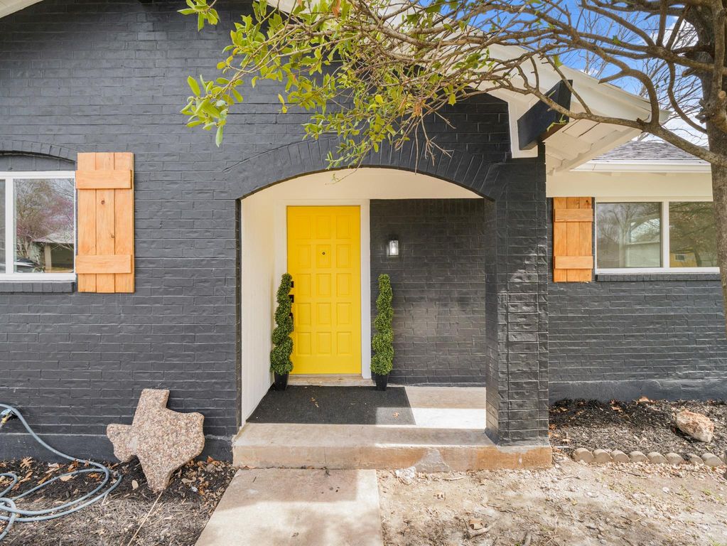 8401 Staunton DR, Austin, TX 78758