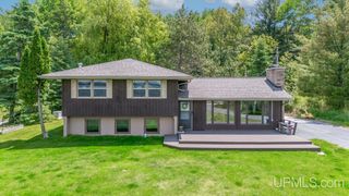 W8135 S Lake Antoine Rd, Iron Mountain, MI 49801