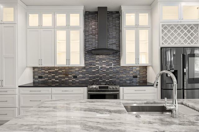 15400 Kestral Park Court, Edmond, OK 73013