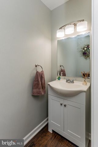 358 CARDINAL RD, Lititz, PA 17543