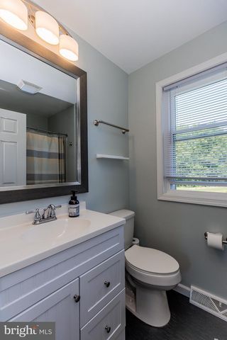 358 CARDINAL RD, Lititz, PA 17543