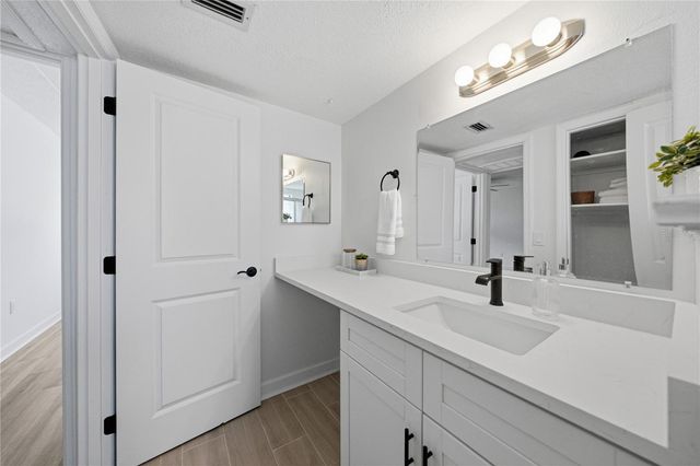 6930A PLACE DE LA PAIX 1A, South Pasadena, FL 33707
