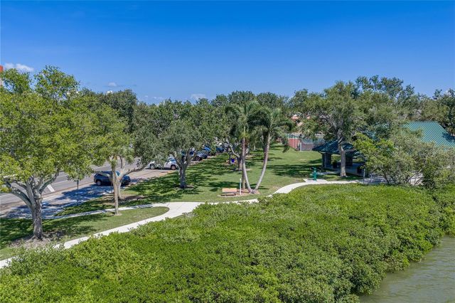 6930A PLACE DE LA PAIX 1A, South Pasadena, FL 33707