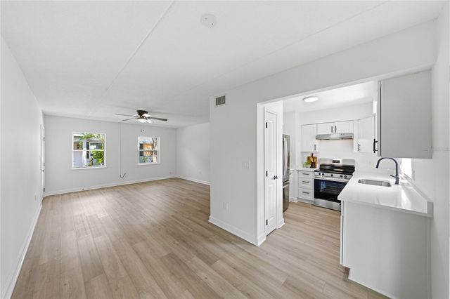 6930A PLACE DE LA PAIX 1A, South Pasadena, FL 33707