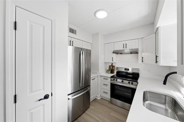 6930A PLACE DE LA PAIX 1A, South Pasadena, FL 33707