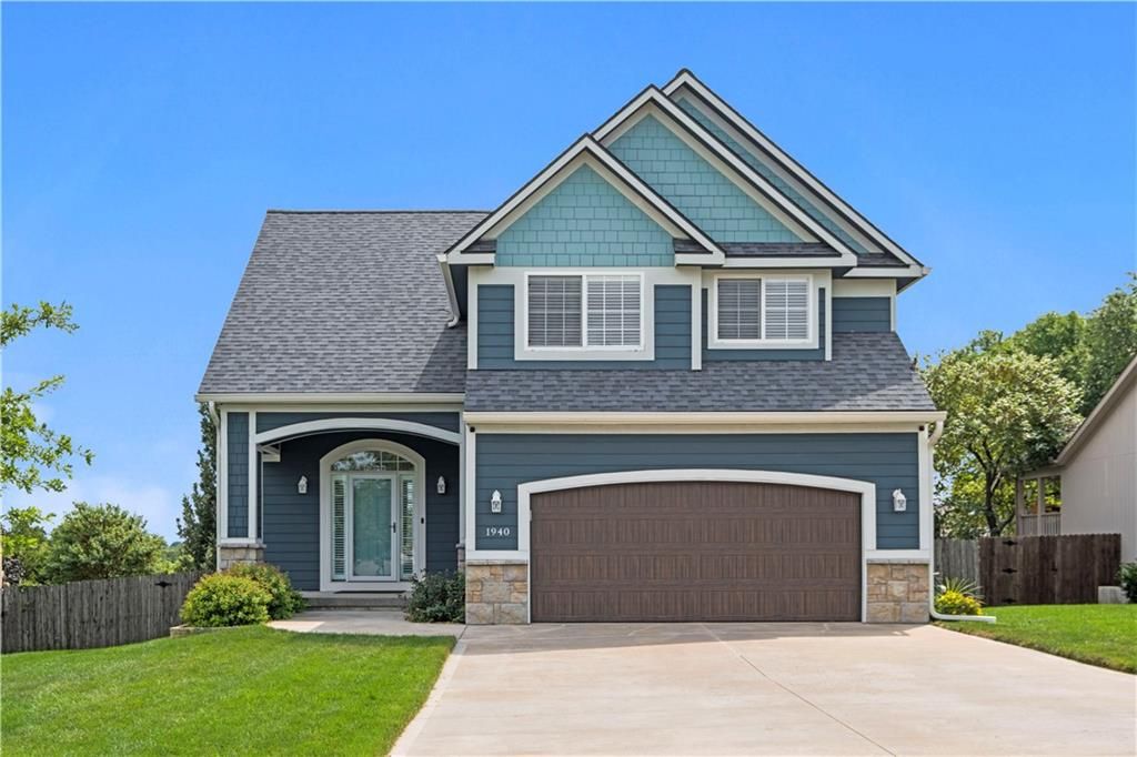 1940 E Finch Drive, Tonganoxie, KS 66086