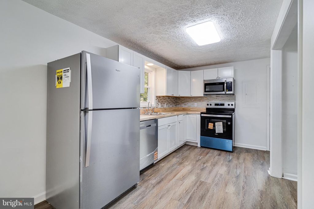 Image 12 of property listing at 818 SAN MATEO TRL, Lusby, MD 20657