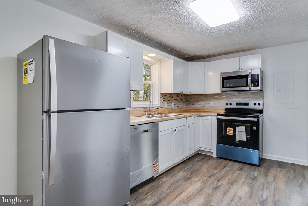 Image 13 of property listing at 818 SAN MATEO TRL, Lusby, MD 20657