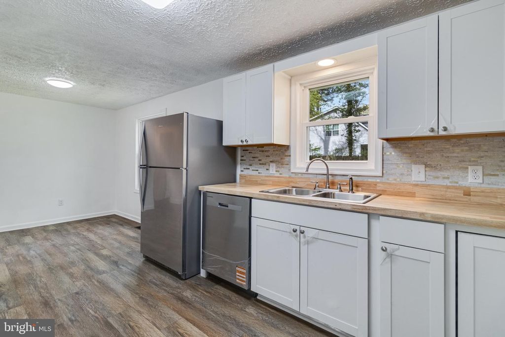 Image 16 of property listing at 818 SAN MATEO TRL, Lusby, MD 20657