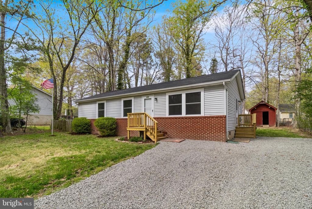 Image 1 of property listing at 818 SAN MATEO TRL, Lusby, MD 20657