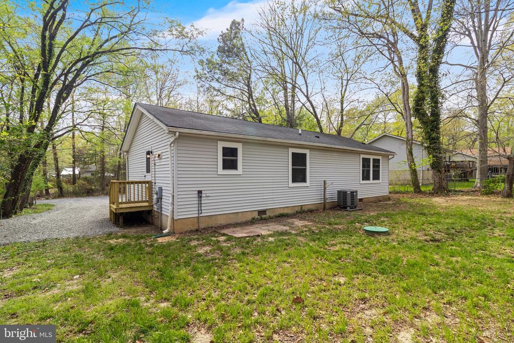 Image 29 of property listing at 818 SAN MATEO TRL, Lusby, MD 20657