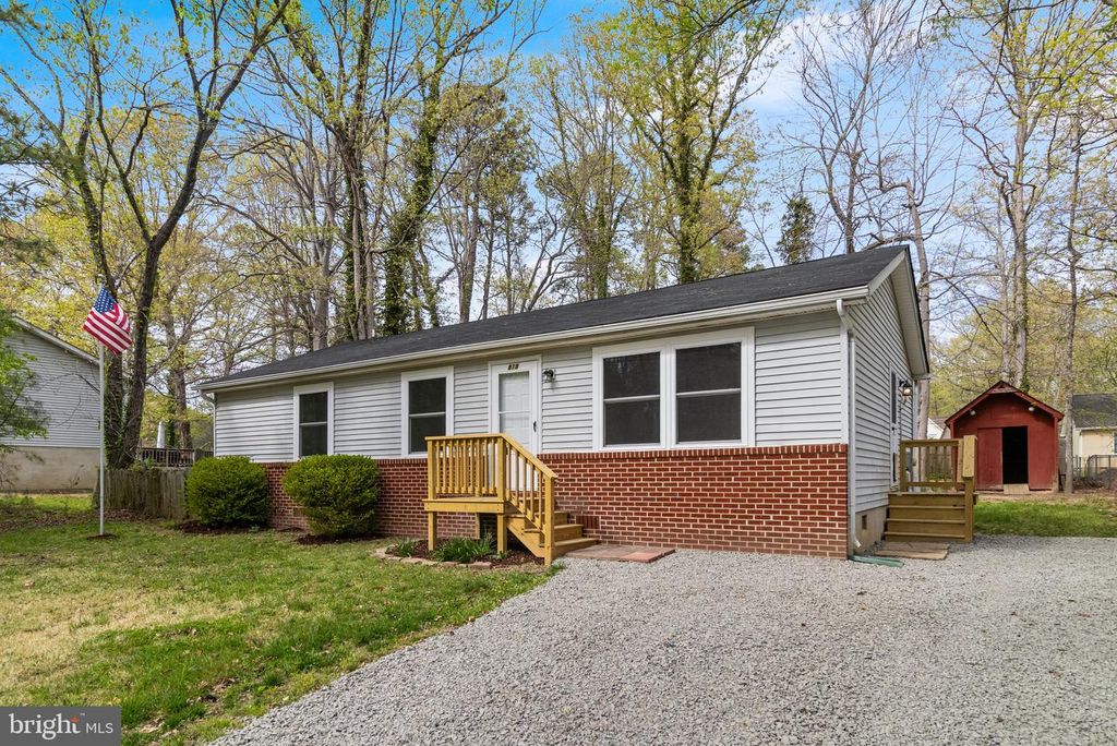 Image 2 of property listing at 818 SAN MATEO TRL, Lusby, MD 20657