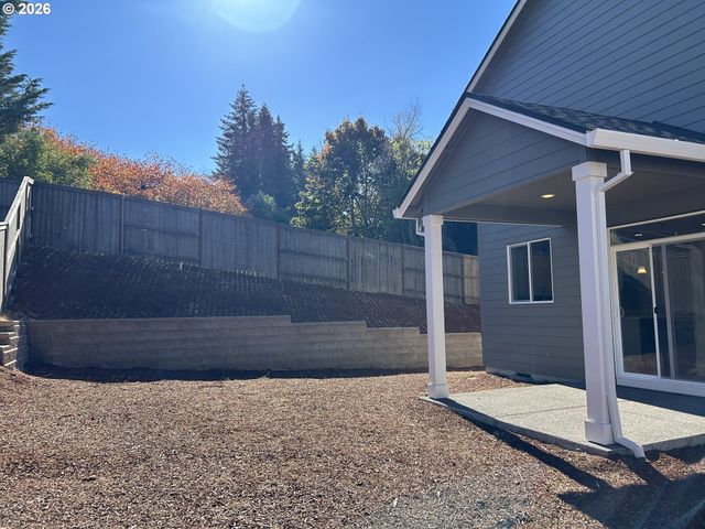 10068 Se VRADENBURG Rd 399, Happy Valley, OR 97086